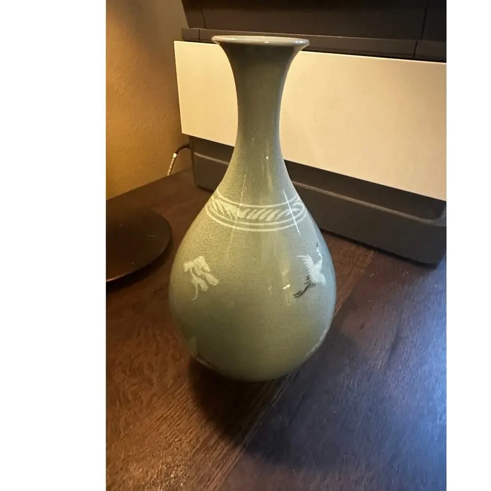 MCM VINTAGE KOREAN CELADON VASE